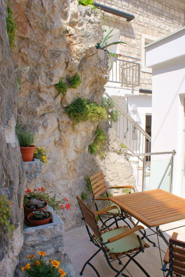 Apartments Iva und Franka Omiš Buitenkant foto