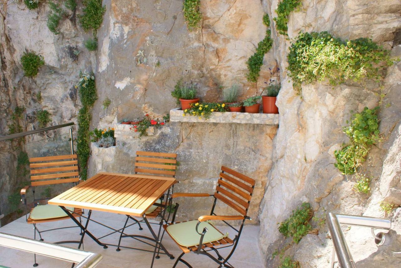 Apartments Iva und Franka Omiš Buitenkant foto