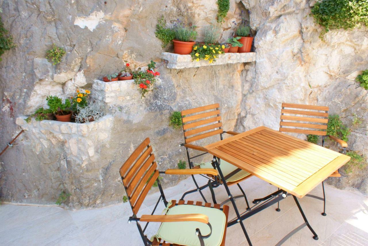 Apartments Iva und Franka Omiš Buitenkant foto