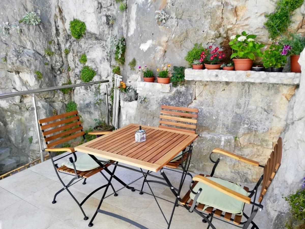 Apartments Iva und Franka Omiš Buitenkant foto
